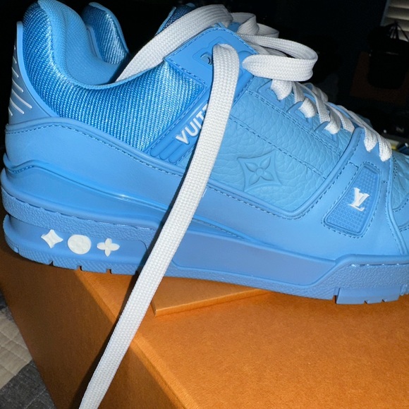 NWT Louis Vuitton Trainers Blue Embossed Monogram - Picture 3 of 10